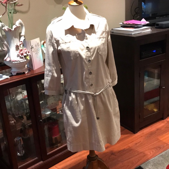 Dress - Picture 1 of 2